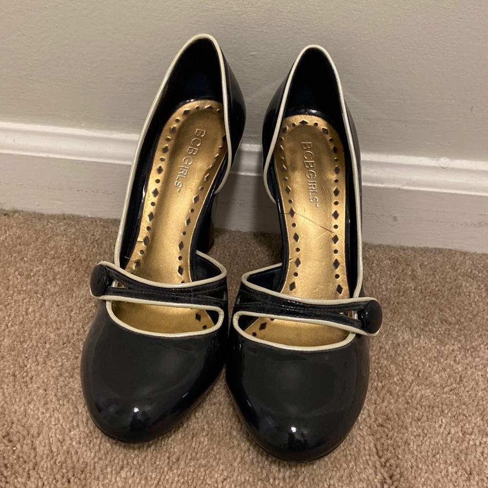 BCBGirls navy blue women’s pumps